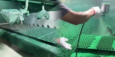 完美涂裝：自動噴漆設備和人工噴漆設備的涂裝均勻性分析
